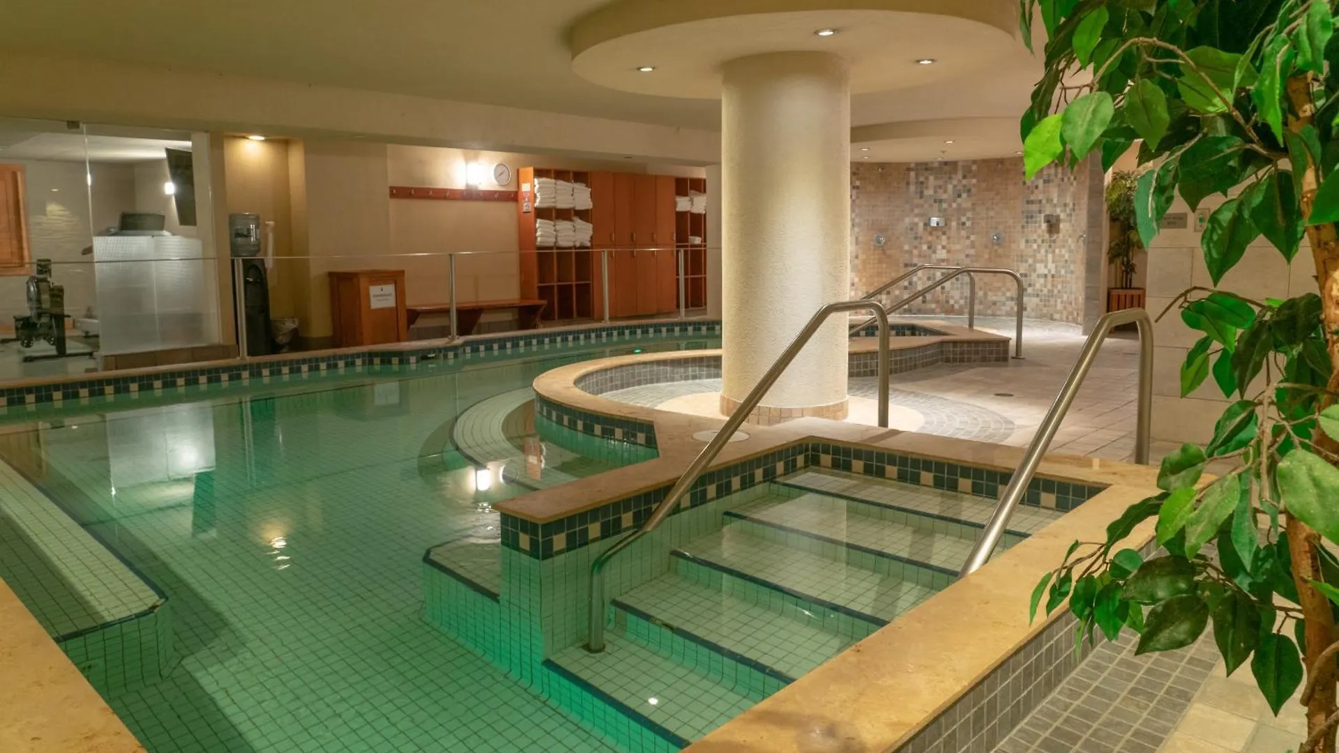 Banff Caribou Lodge And Spa