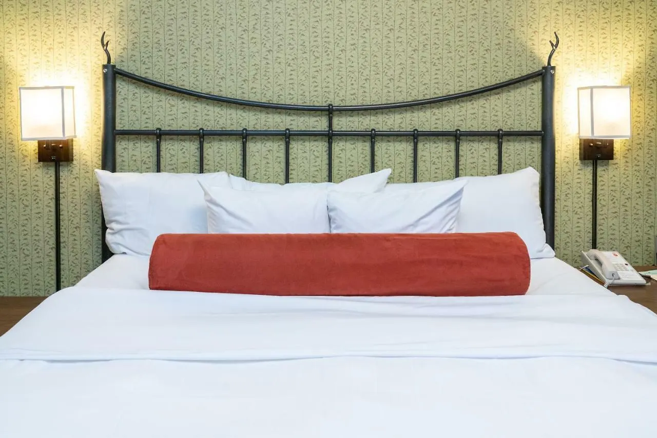 Banff Caribou Lodge And Spa Hotel